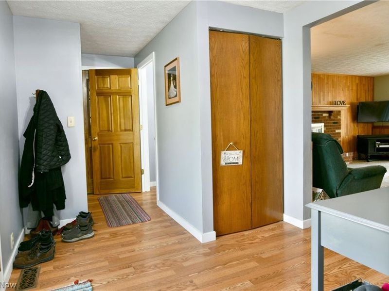 8560 Black Oak Drive NE, Warren, OH 44484 Photo 8