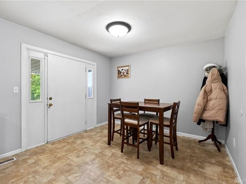 2812 Pinegrove Drive, Miami Township, OH 45449 Photo 10