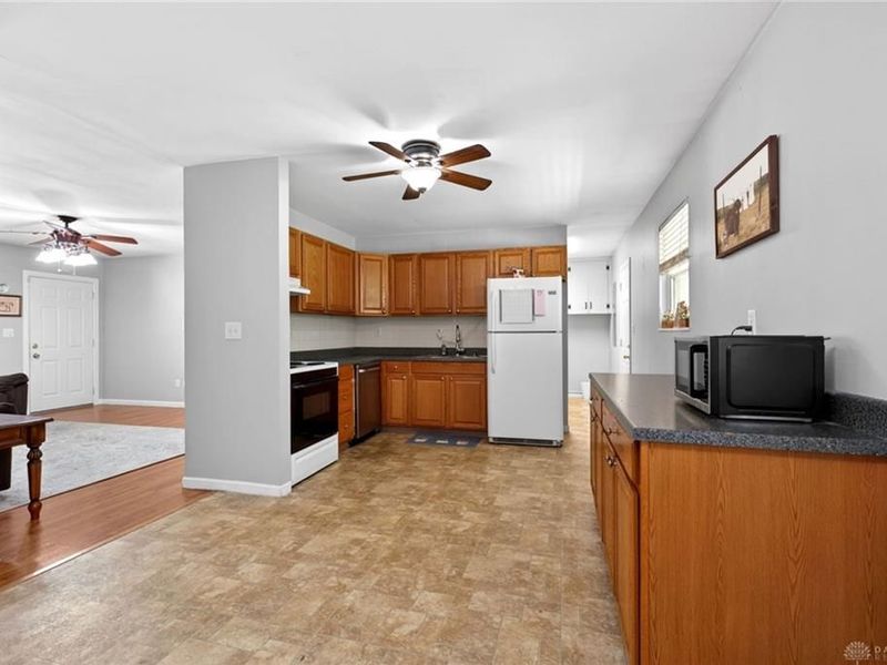 2812 Pinegrove Drive, Miami Township, OH 45449 Photo 11