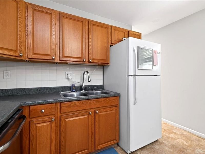 2812 Pinegrove Drive, Miami Township, OH 45449 Photo 13