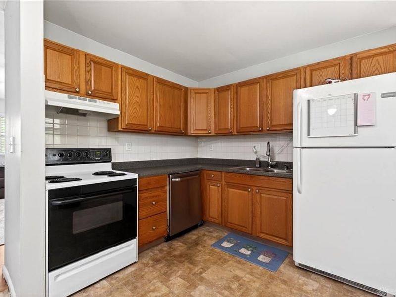 2812 Pinegrove Drive, Miami Township, OH 45449 Photo 14