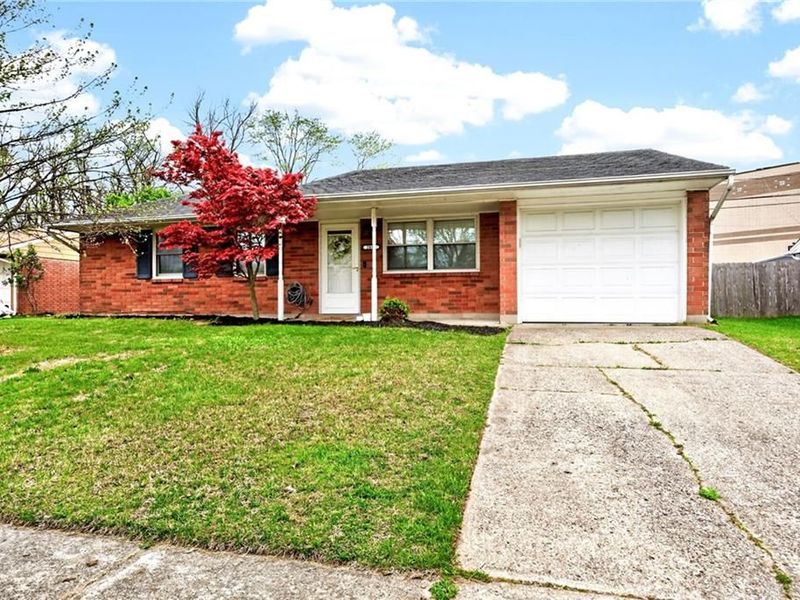 2812 Pinegrove Drive, Miami Township, OH 45449 Photo 2