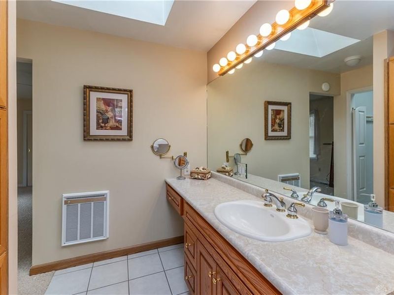 7120 Taywood Road, Clayton, OH 45322 Photo 17