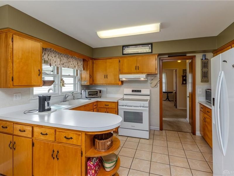 7120 Taywood Road, Clayton, OH 45322 Photo 2