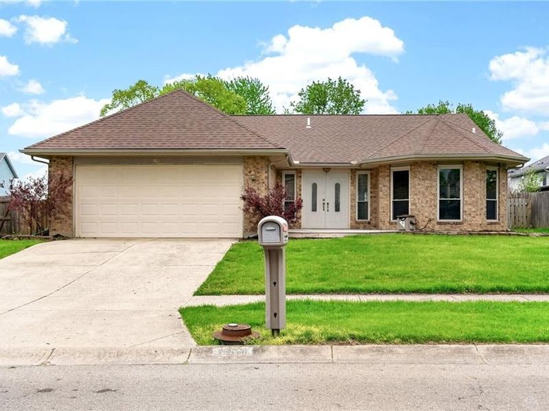 8818 Trowbridge Way, Huber Heights, OH 45424 Photo 1