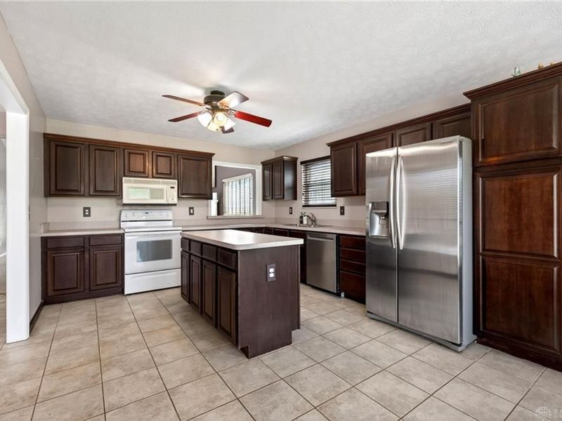 8818 Trowbridge Way, Huber Heights, OH 45424 Photo 10