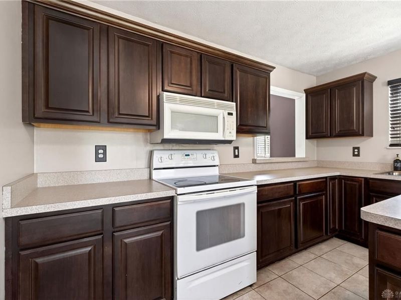 8818 Trowbridge Way, Huber Heights, OH 45424 Photo 11