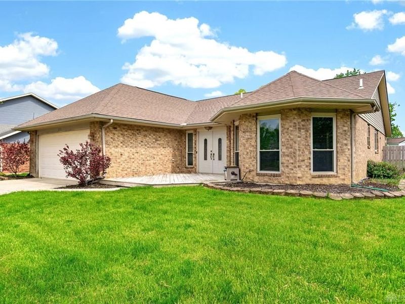 8818 Trowbridge Way, Huber Heights, OH 45424 Photo 4