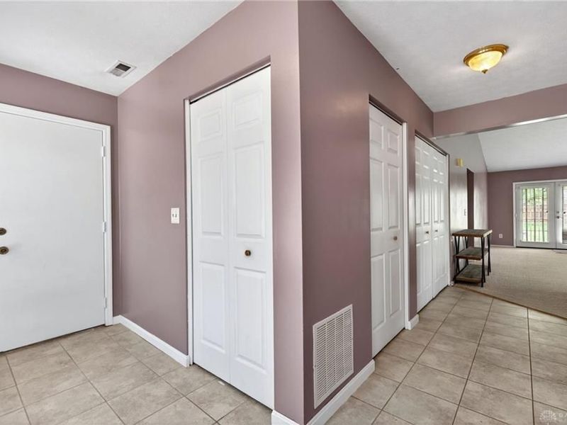 8818 Trowbridge Way, Huber Heights, OH 45424 Photo 8