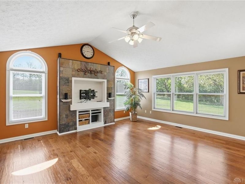 3128 Honeytree Lane, Franklin Township, OH 45066 Photo 7