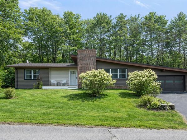 54 Sunset Avenue, Auburn, ME 04210