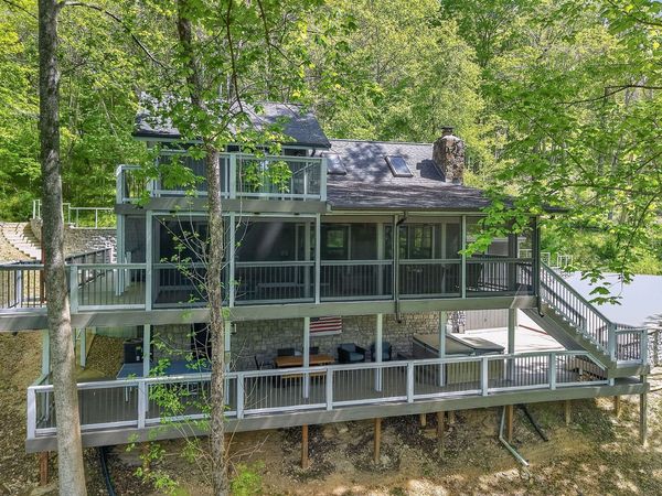 1097 Floating Mill Village Road, Silver Point, TN 38582