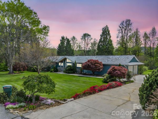 200 Conde Place , Hendersonville, NC 28739