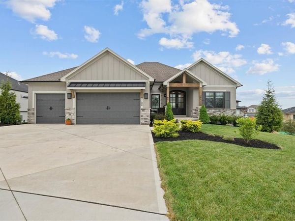 1108 Deer Run Drive, Greenwood, MO 64034
