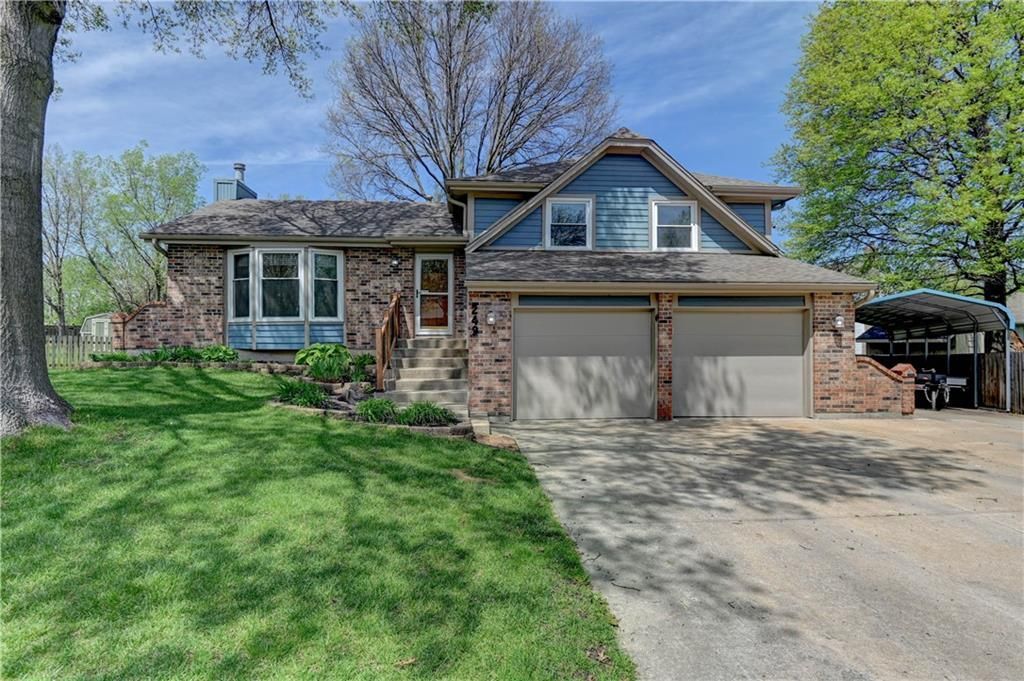 249 S Chambery Drive, Olathe, KS 66061 Main Photo