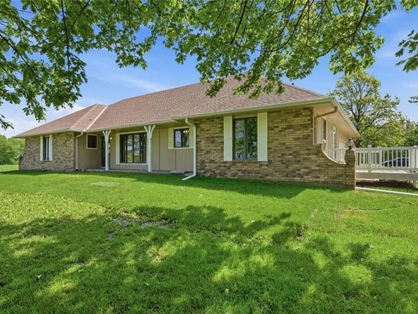 28005 S Belle Plain Road, Harrisonville, MO 64701