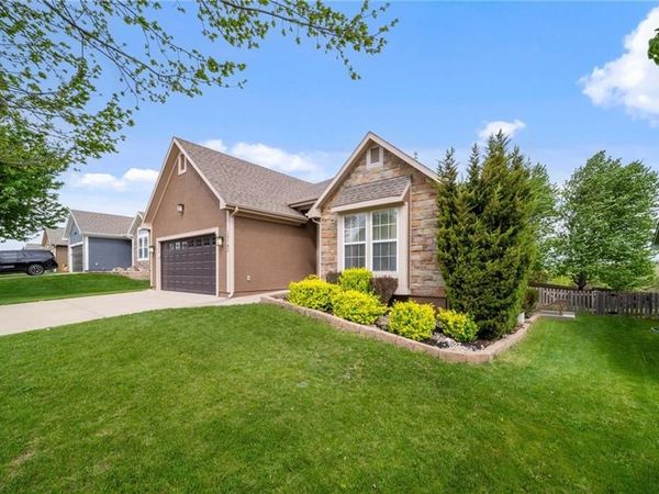 13782 Valleyview Way, Bonner Springs, KS 66012