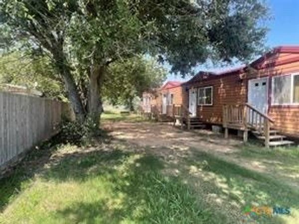 1104 Rorem Avenue, Palacios, TX 77465