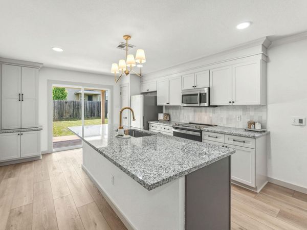 211 Banner Ave, Leander, TX 78641