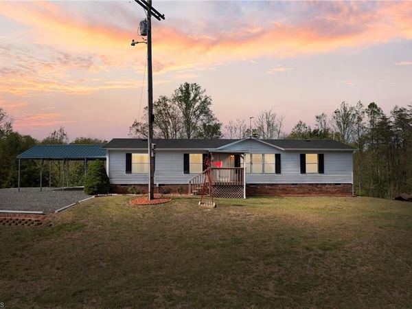 1747 Lynchburg Road , Westfield, NC 27053