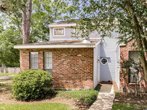 5490 Sleepy Hollow Dr, Baton Rouge, LA 70817