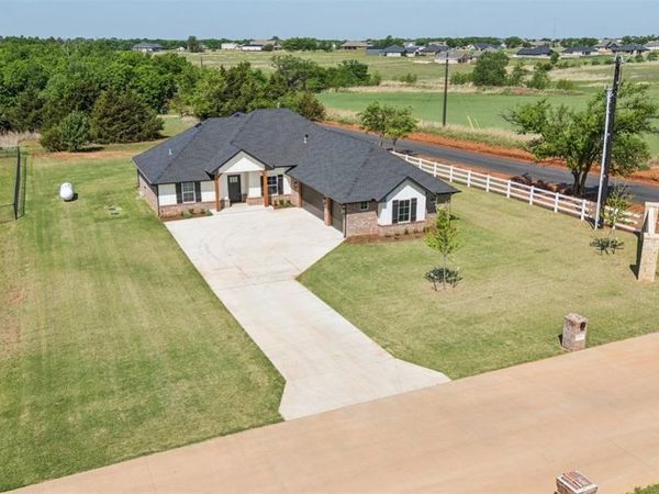 9201 Regado Court, Guthrie, OK 73044