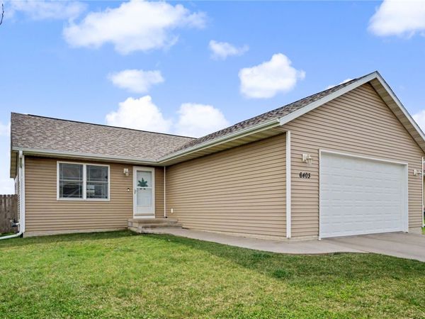 6403 Cope Drive , Marion, IA 52302