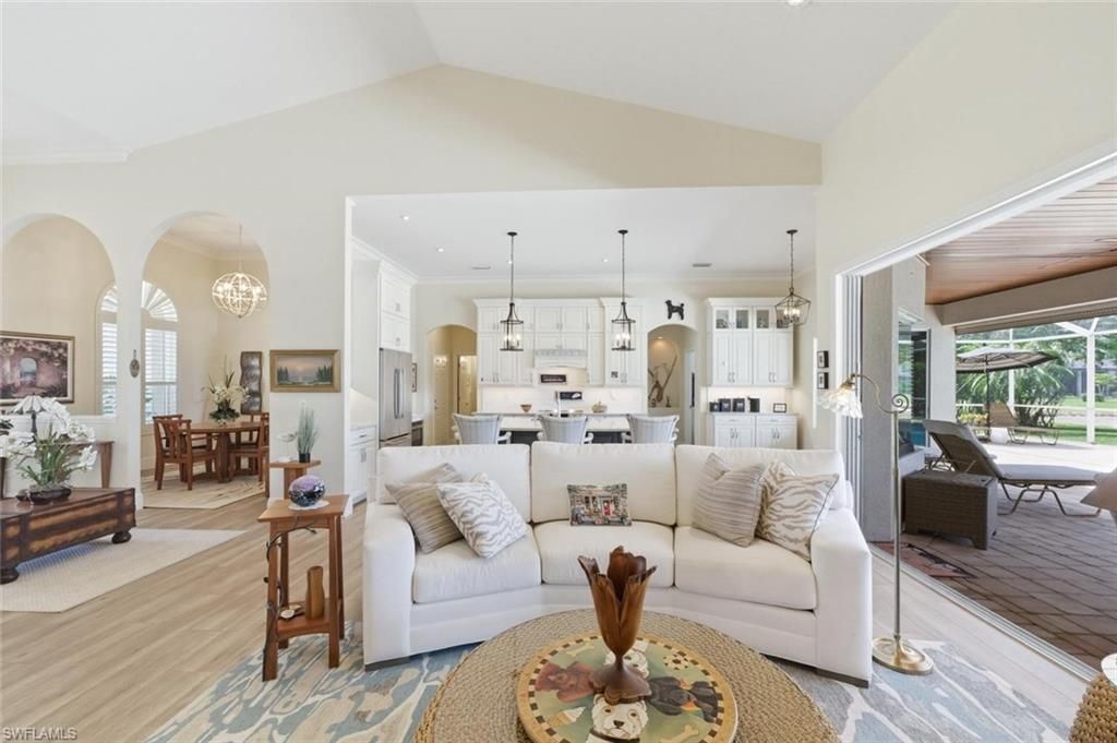 2076 Imperial Cir, Naples, FL 34110 Photo