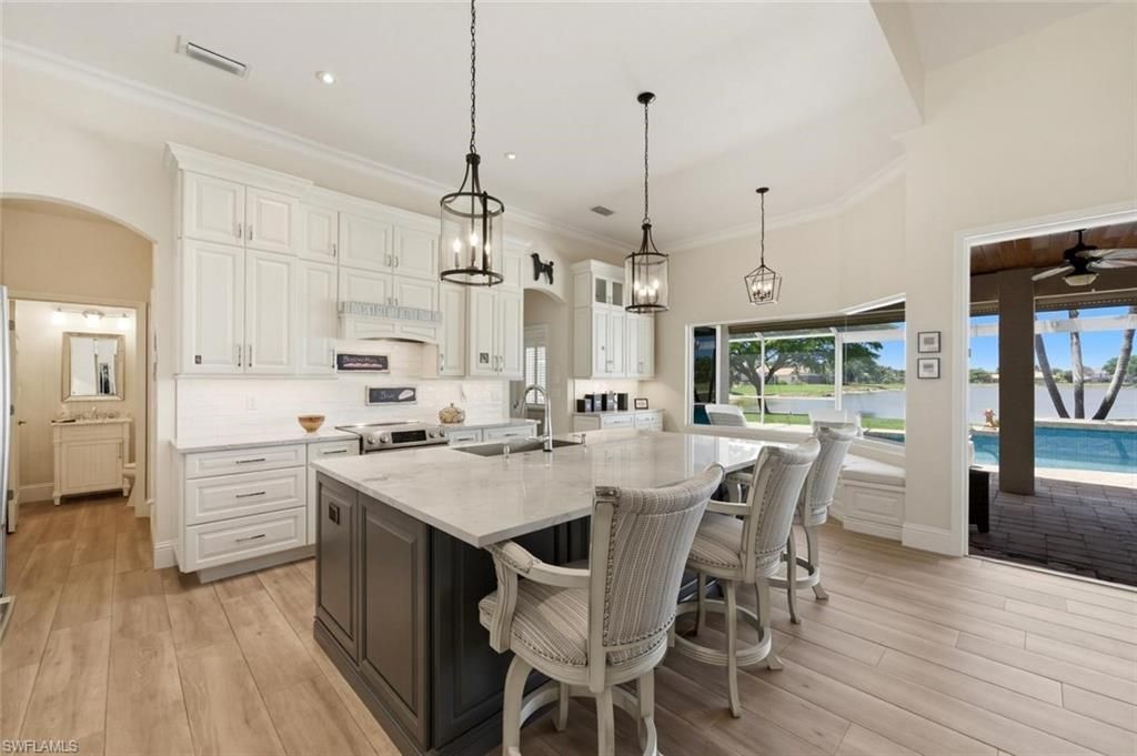 2076 Imperial Cir, Naples, FL 34110 Photo