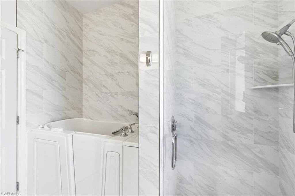 2076 Imperial Cir, Naples, FL 34110 Photo