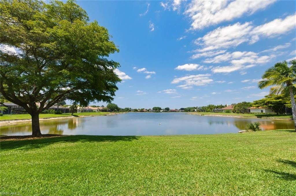 2076 Imperial Cir, Naples, FL 34110 Photo