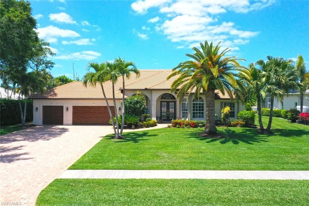 2076 Imperial Cir, Naples, FL 34110 Photo