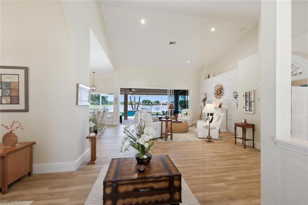 2076 Imperial Cir, Naples, FL 34110 Photo