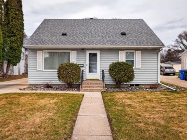 1633 10th Avenue S, Fargo, ND 58103