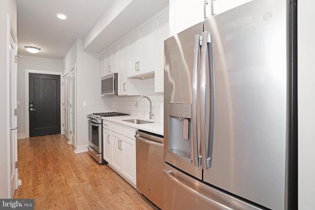 1800 Mount Vernon Avenue, Unit 309, Alexandria, VA 22301 Main Photo