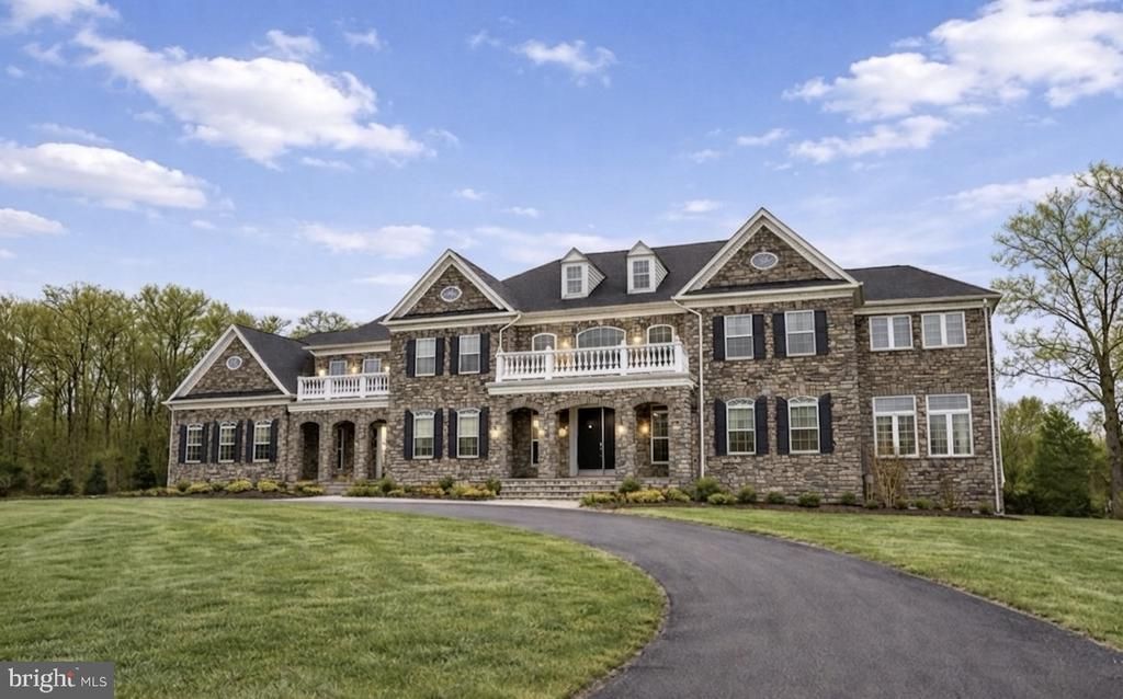 6511 BULL RUN WOODS TRAIL, CENTREVILLE, VA 20120
