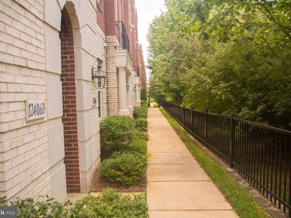 12406 B LIBERTY BRIDGE ROAD , FAIRFAX, VA 22033