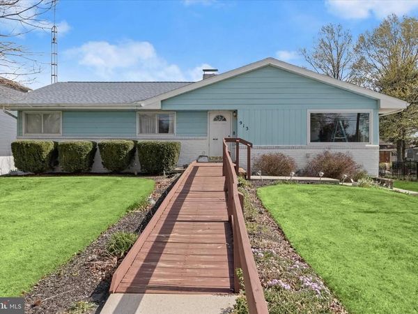 913 GOBIN STREET , CARLISLE, PA 17013