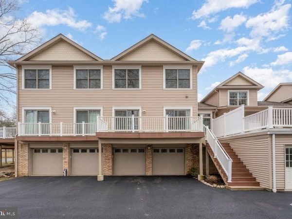 105 HIGH POINTE DRIVE, HUMMELSTOWN, PA 17036