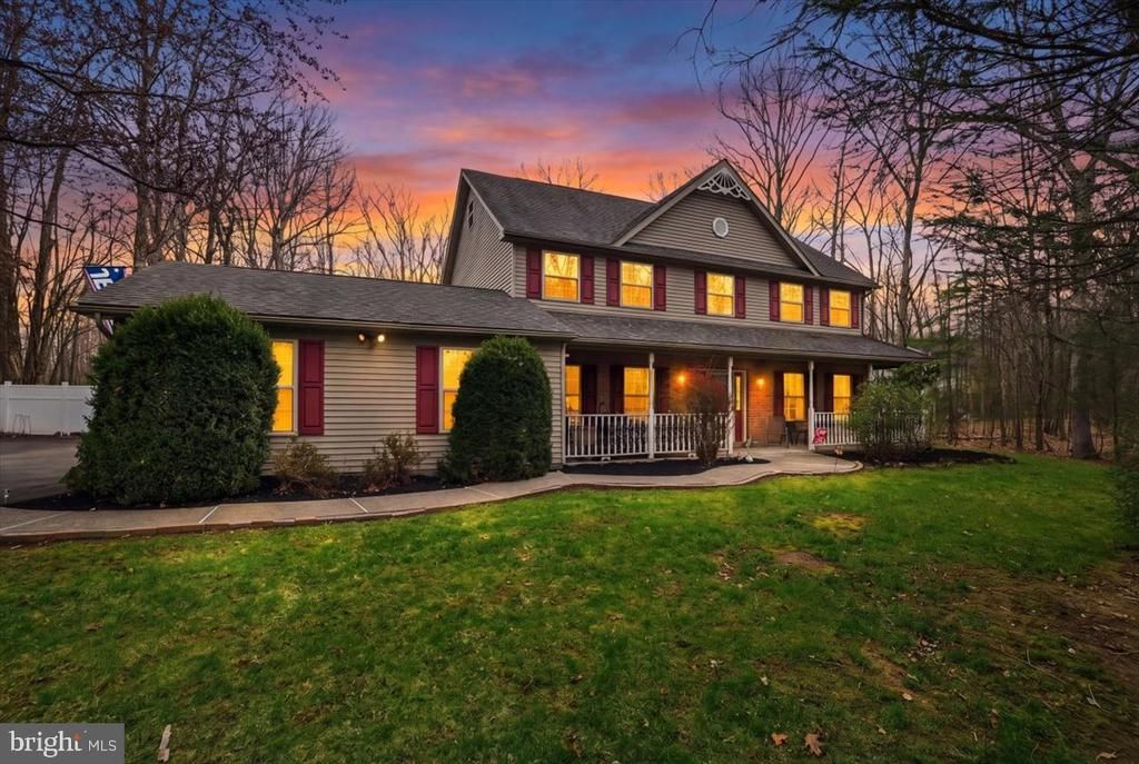 9 HICKORY DRIVE, EAST STROUDSBURG, PA 18301