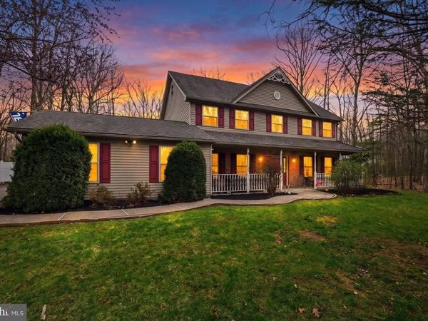 9 HICKORY DRIVE, EAST STROUDSBURG, PA 18301