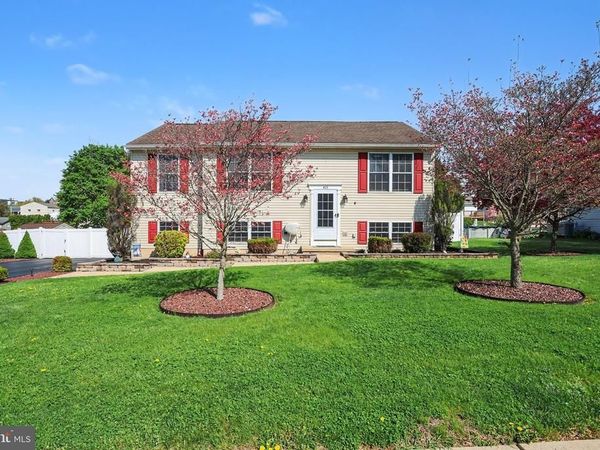 405 STEVEN DRIVE, YORK, PA 17406