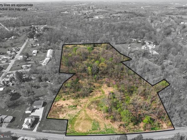 2090 OXFORD ROAD , NEW OXFORD, PA 17350