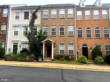 7039 LITTLE THAMES DRIVE , GAINESVILLE, VA 20155