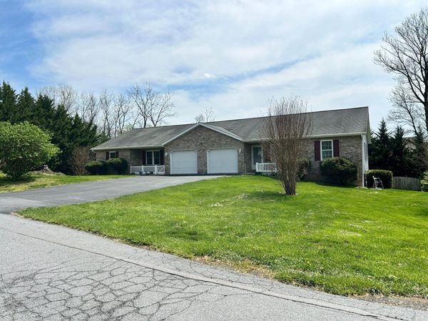 11607 and 11609 MEADOWLARK AVENUE , HAGERSTOWN, MD 21742