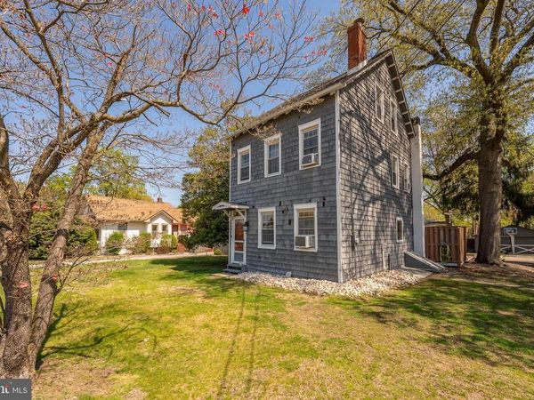 1401 MOUNT HOLLY ROAD, BURLINGTON, NJ 08016