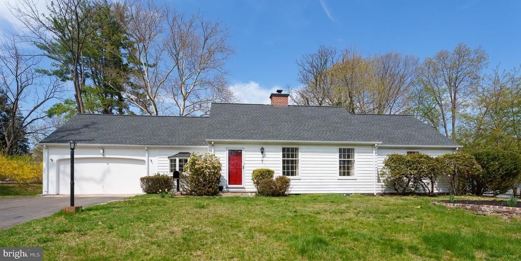 17 Park Avenue, Pennington, NJ 08534 Main Photo