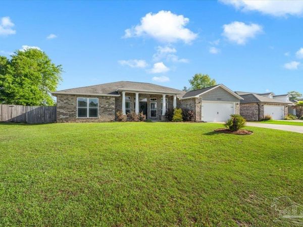 5667 Flume Dr, Pace, FL 32571