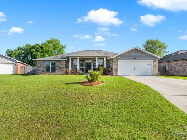 5667 Flume Dr, Pace, FL 32571