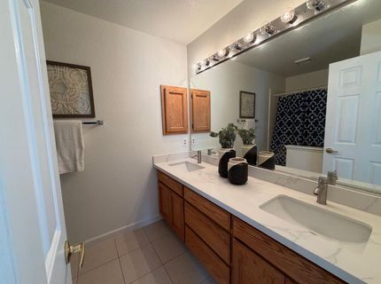 5931 Sternsburg Way, Sacramento, CA 95823 Photo